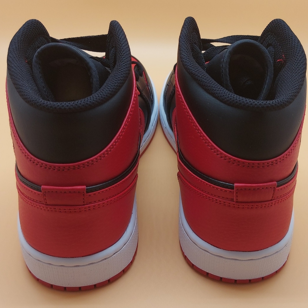 Jordan 1 Mid Banned - Picture 3 of 6